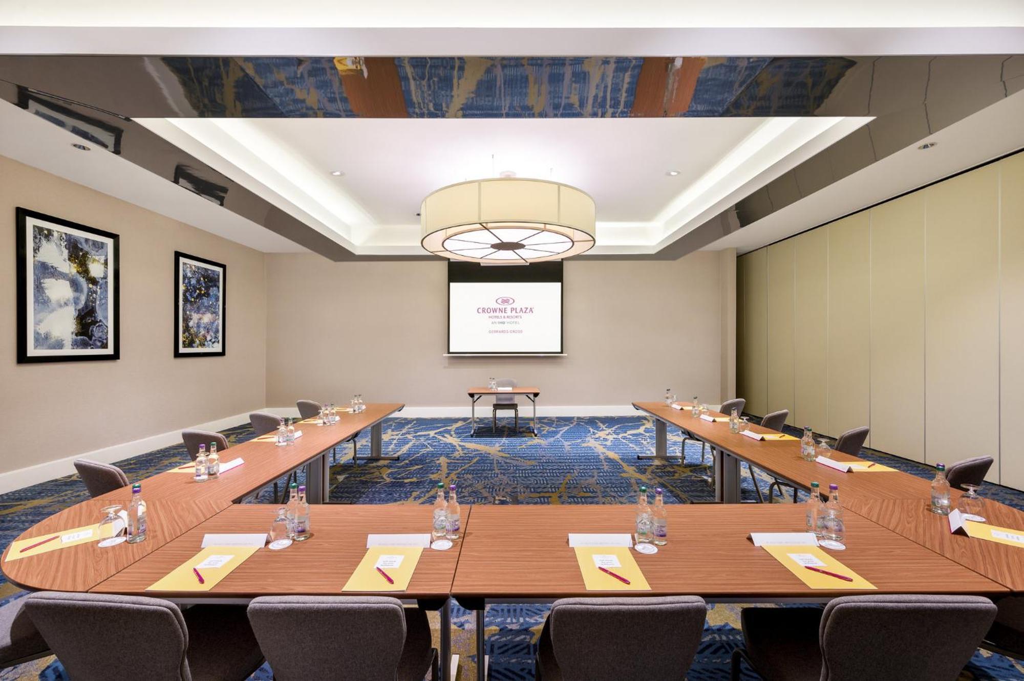 Готель Crowne Plaza Gerrards Cross By Ihg Біконсфілд Екстер'єр фото